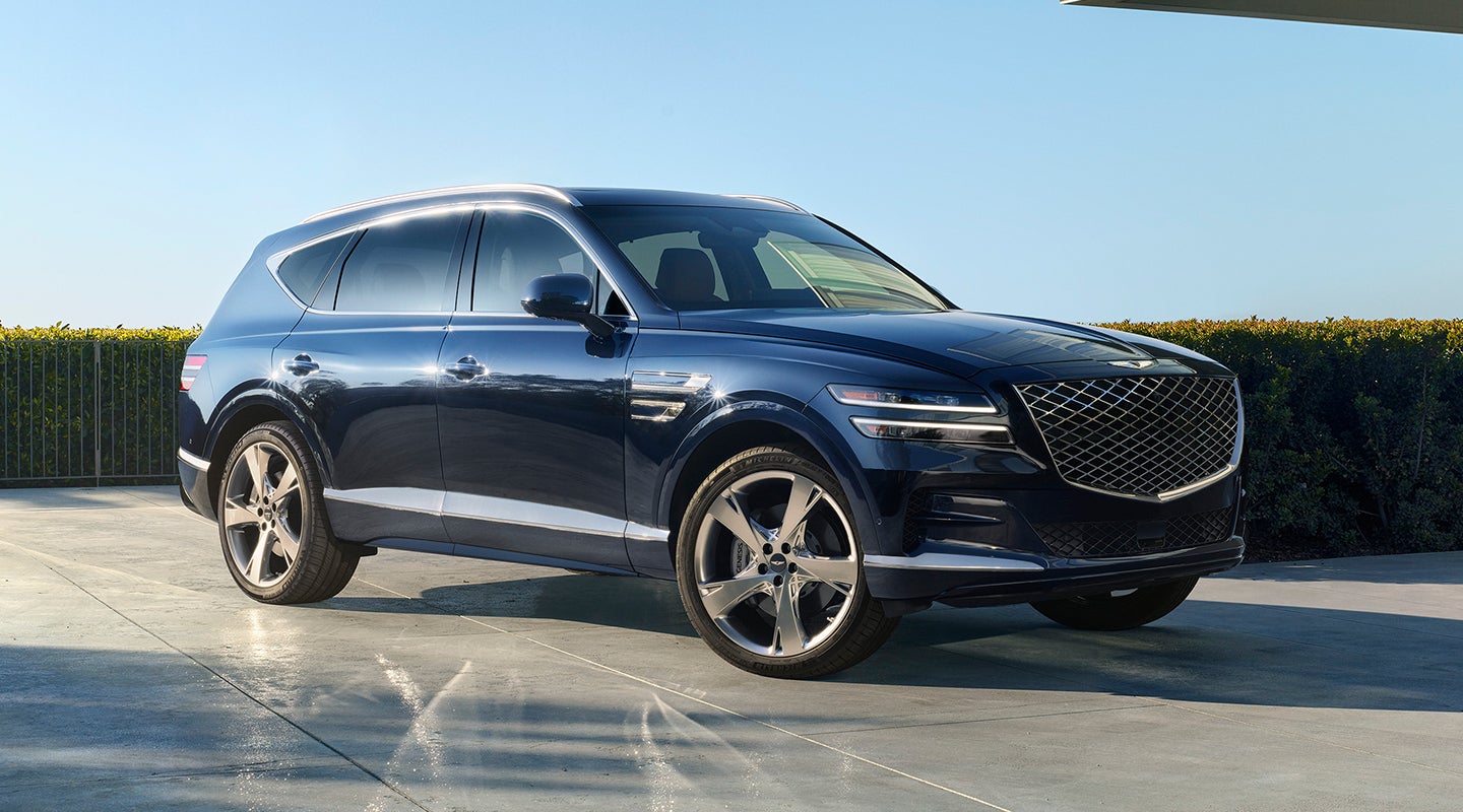 Compare 2025 Genesis GV80 vs 2025 Audi Q7